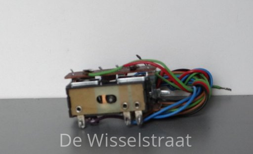 Peco PL-15 Dubbele microschakelaar