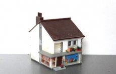 Huis 370778 Twee familiehuis met winkeltje