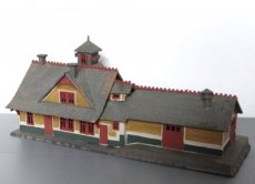 huis 379846 Station met goederenloods