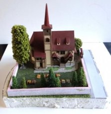 Huis 383393 Kerk met kerkhof en bomen