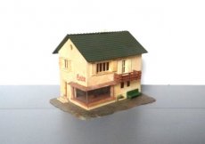 Huis 387207 Woonhuis met winkel "Erika"