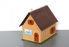 Huis 387238 Klein huisje met bruin dak