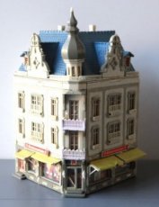 Huis 390165 Hoekhuis, winkels met woonhuizen