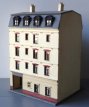 Huis 390214 Stadshuis met winkel en doorgang