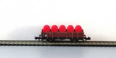 Minitrix 3513-b  Lage bakwagon met rode vaten